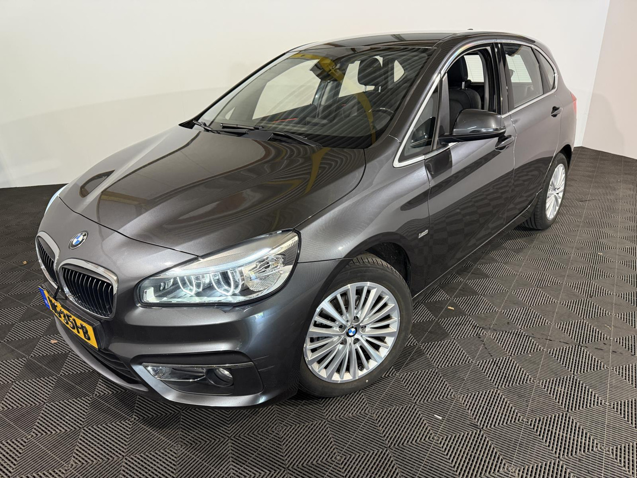 BMW | 2-serie Active Tourer | 218d Corporate Lease Luxury | 2015 | 223.959 km | HG351B | Logisch - Легковой автомобиль: фото 1 BMW | 2-serie Active Tourer | 218d Corporate Lease Luxury | 2015 | 223.959 km | HG351B | Logisch - Легковой автомобиль: фото 1