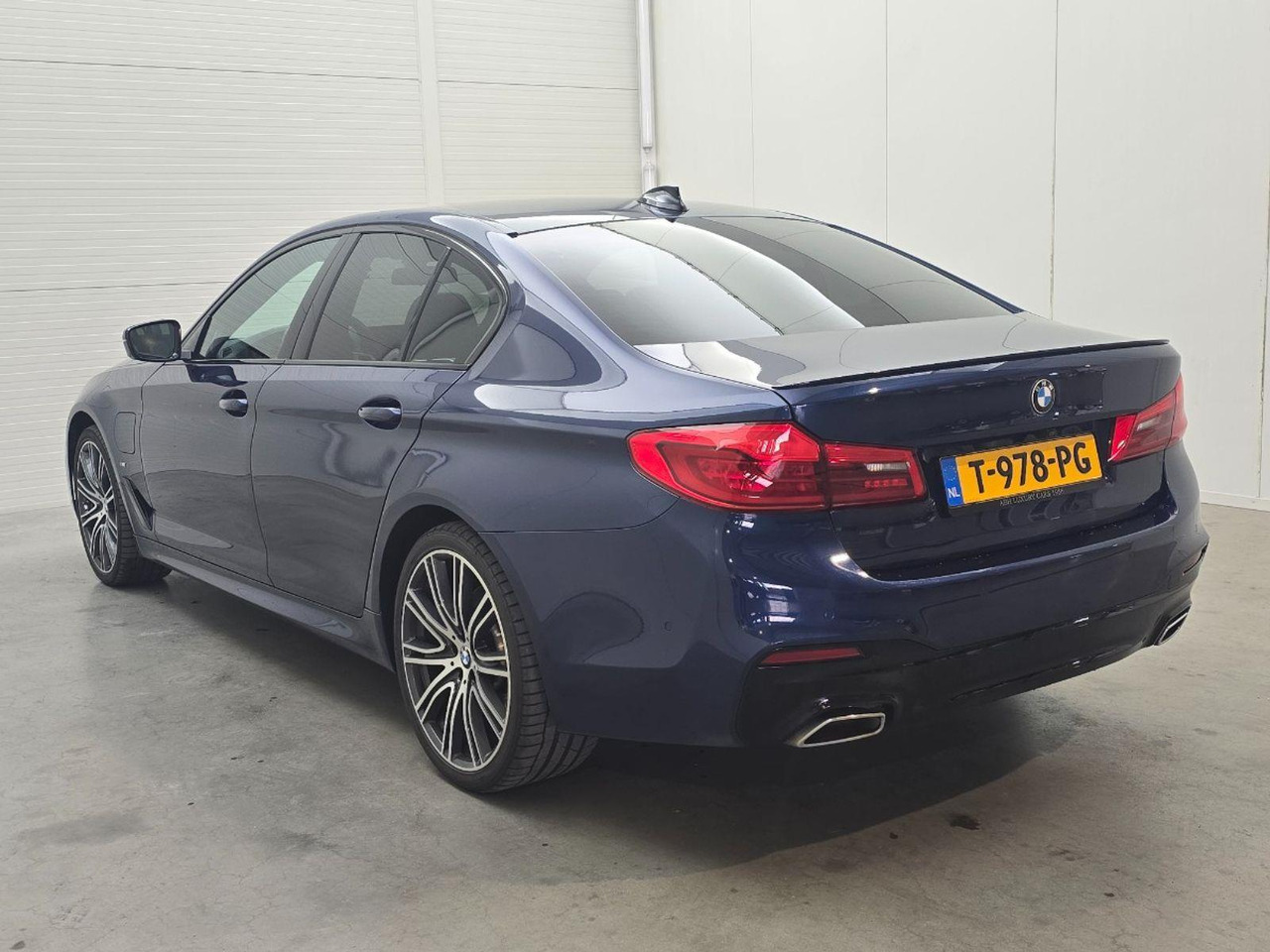 BMW 5-serie 530e iPerformance High Executive | 2020 | 84.303 km | Automaat | T978PG | NAP: Geen oordeel - Седан: фото 3 BMW 5-serie 530e iPerformance High Executive | 2020 | 84.303 km | Automaat | T978PG | NAP: Geen oordeel - Седан: фото 3