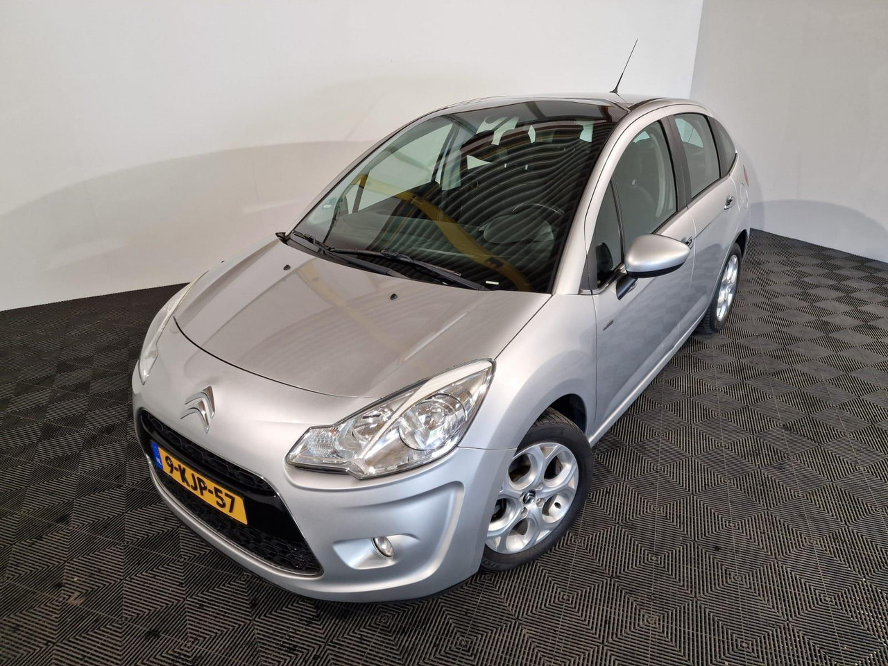 Citroen C3 1.6 Vti 2012 193.593 km 9-KJP-57 - Хэтчбек: фото 1 Citroen C3 1.6 Vti 2012 193.593 km 9-KJP-57 - Хэтчбек: фото 1