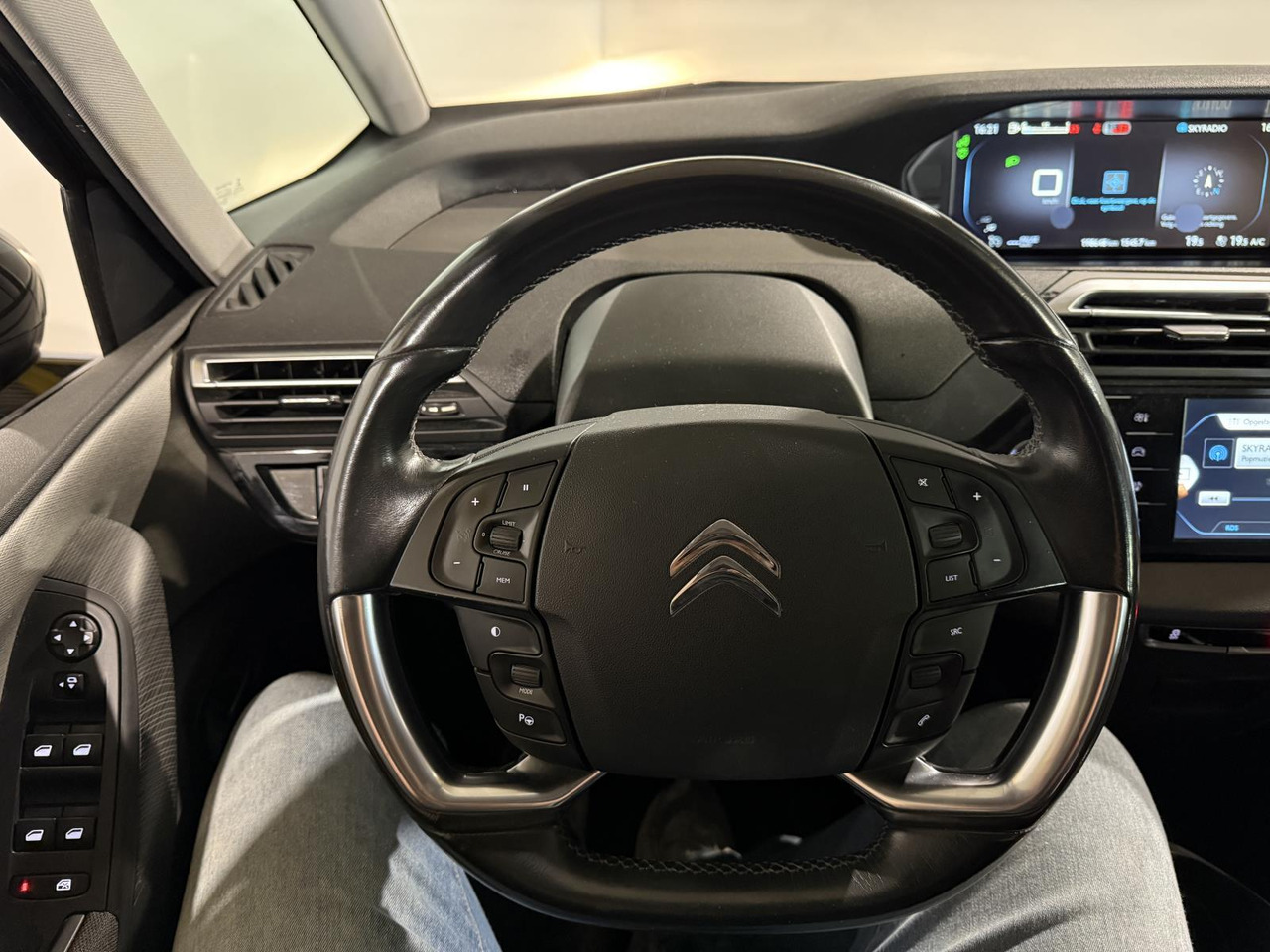 Citroen | Grand C4 Picasso 7 Pers | 1.6 THP Intensive | 2015 | 198.648 km | GH027T | Logisch - Легковой автомобиль: фото 5 Citroen | Grand C4 Picasso 7 Pers | 1.6 THP Intensive | 2015 | 198.648 km | GH027T | Logisch - Легковой автомобиль: фото 5
