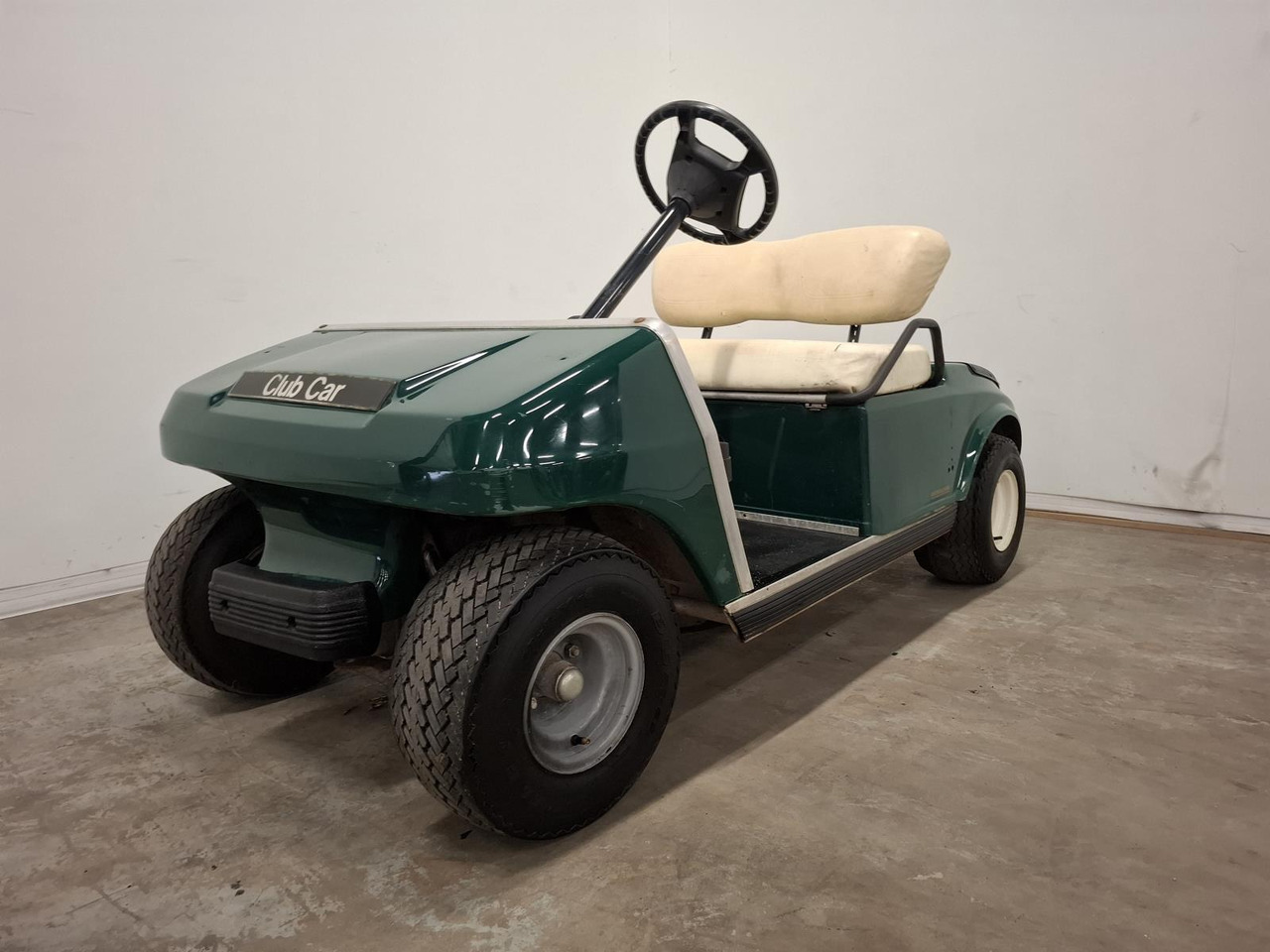 ClubCar DS 2 seater (1) A9747-622827 - Гольф-кар: фото 1 ClubCar DS 2 seater (1) A9747-622827 - Гольф-кар: фото 1