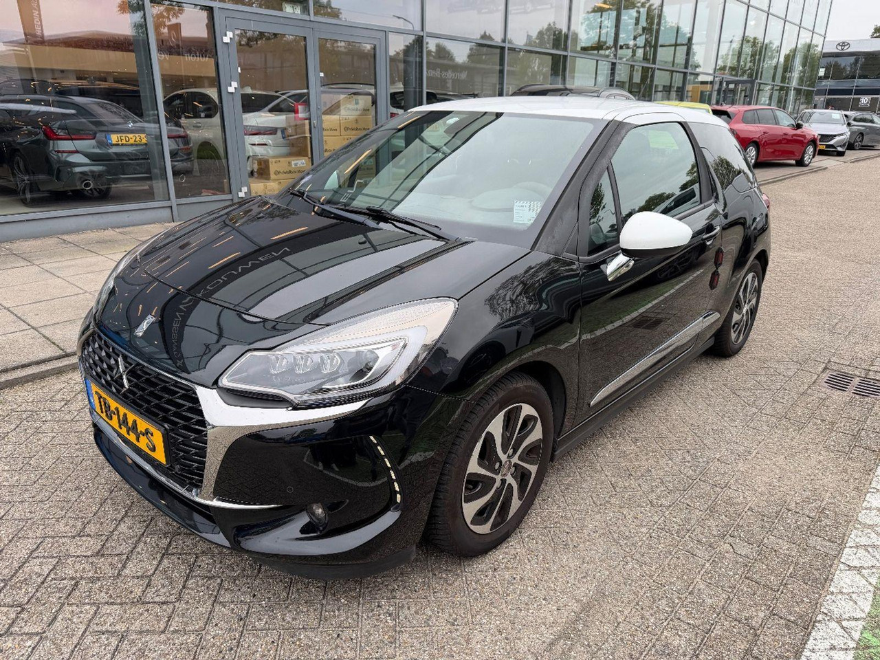 Хэтчбек DS 3 1.2 PureTech So Chic | 2018 | 131.220 km | TB144S | NAP: Logisch: фото 1