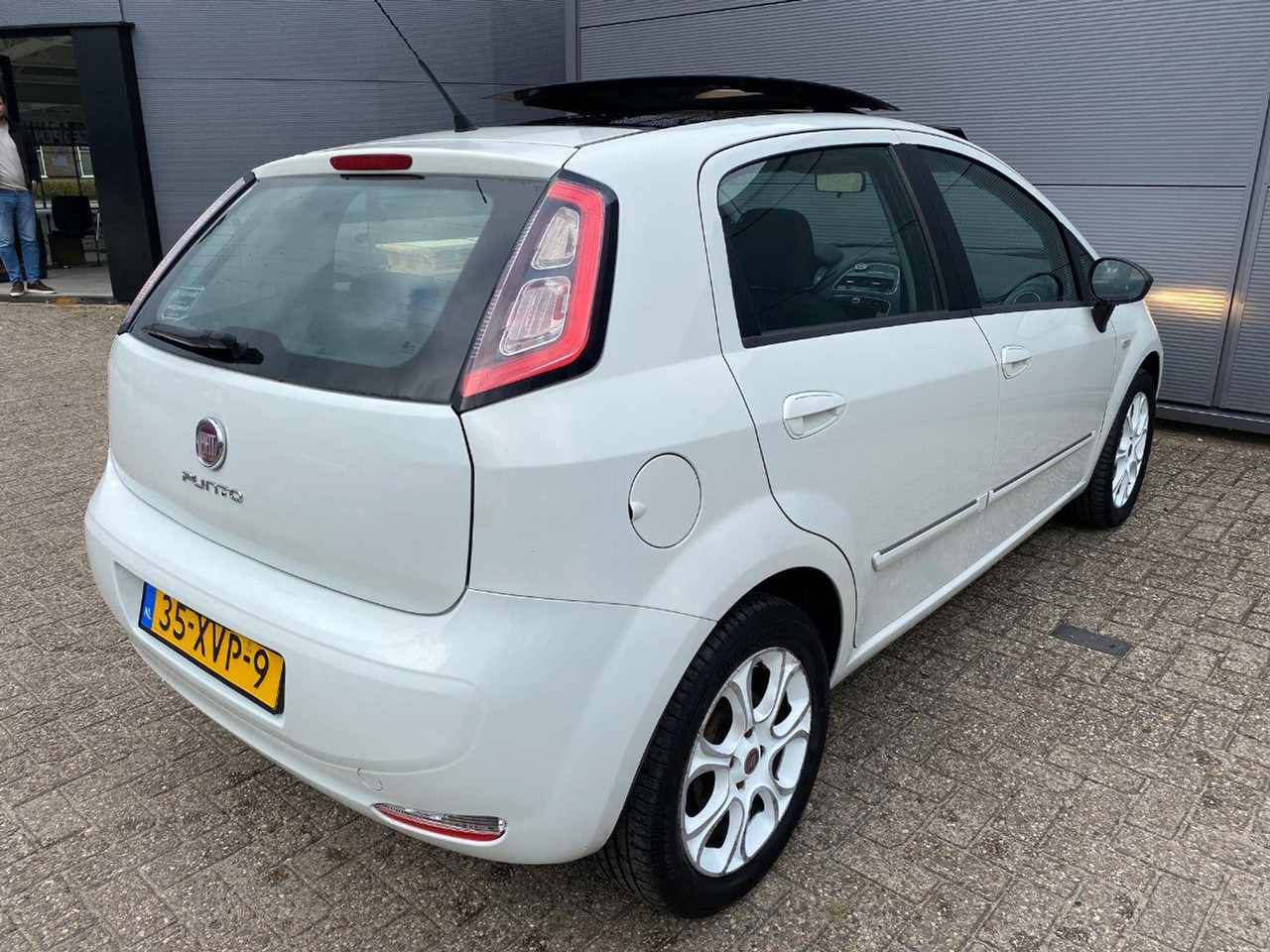 Fiat Punto Evo 0.9 TwinAir Easy | 2012 | 219.036 km | 35XVP9 | NAP: Logisch - Хэтчбек: фото 4 Fiat Punto Evo 0.9 TwinAir Easy | 2012 | 219.036 km | 35XVP9 | NAP: Logisch - Хэтчбек: фото 4