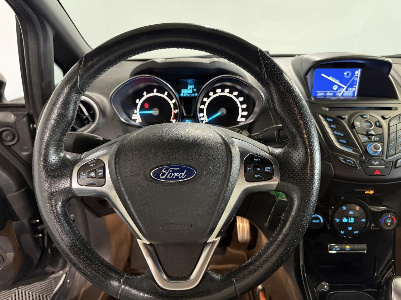 Ford | Fiesta | 1.0 EcoBoost ST Line | 2016 | 169.689 km | KP786T | Logisch - Хэтчбек: фото 4 Ford | Fiesta | 1.0 EcoBoost ST Line | 2016 | 169.689 km | KP786T | Logisch - Хэтчбек: фото 4