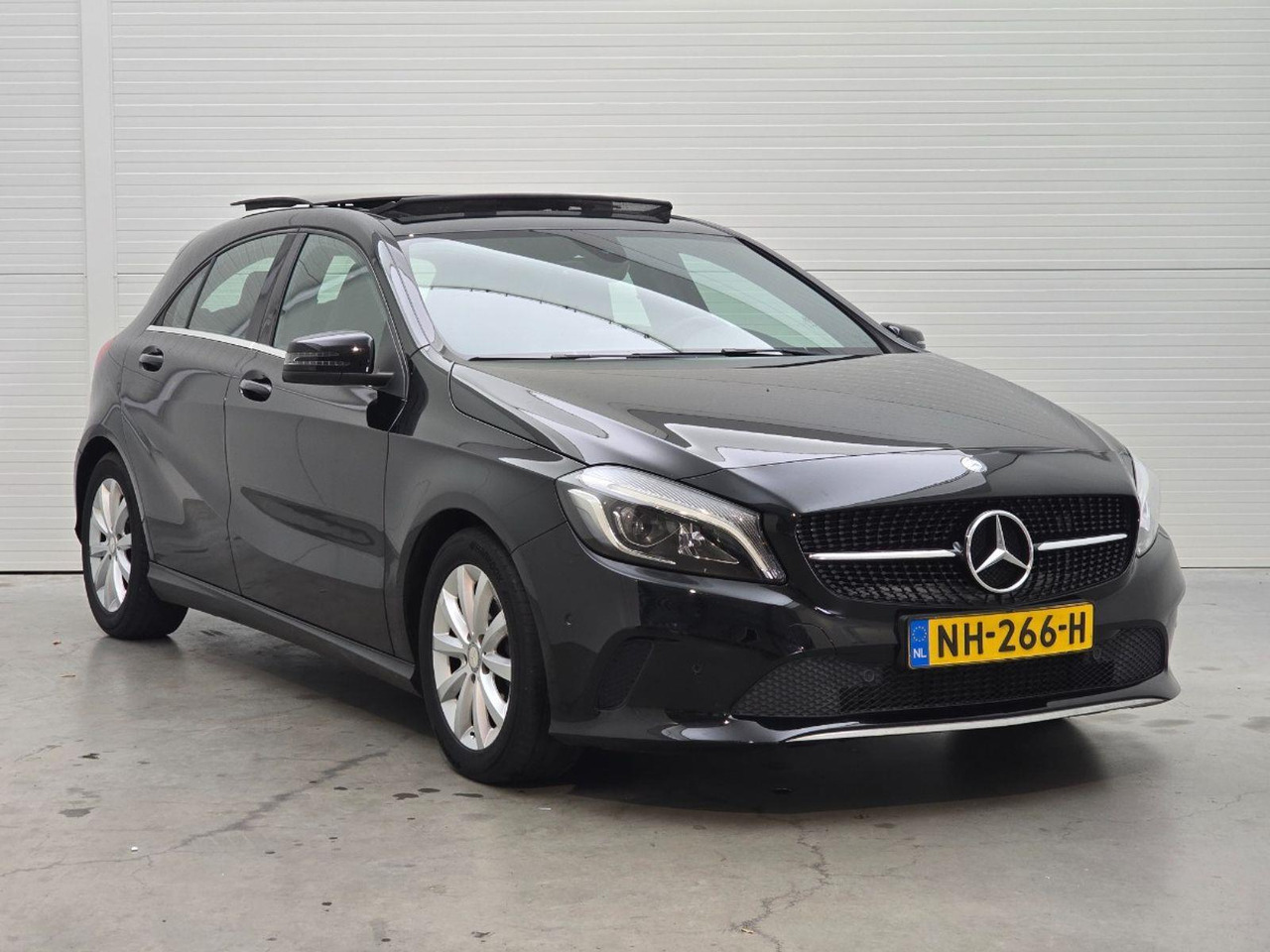 Mercedes-Benz A-klasse 180 Lease Edition Plus | 2017 | 233.018 km | Automaat | NH266H | NAP: Logisch - Хэтчбек: фото 2 Mercedes-Benz A-klasse 180 Lease Edition Plus | 2017 | 233.018 km | Automaat | NH266H | NAP: Logisch - Хэтчбек: фото 2