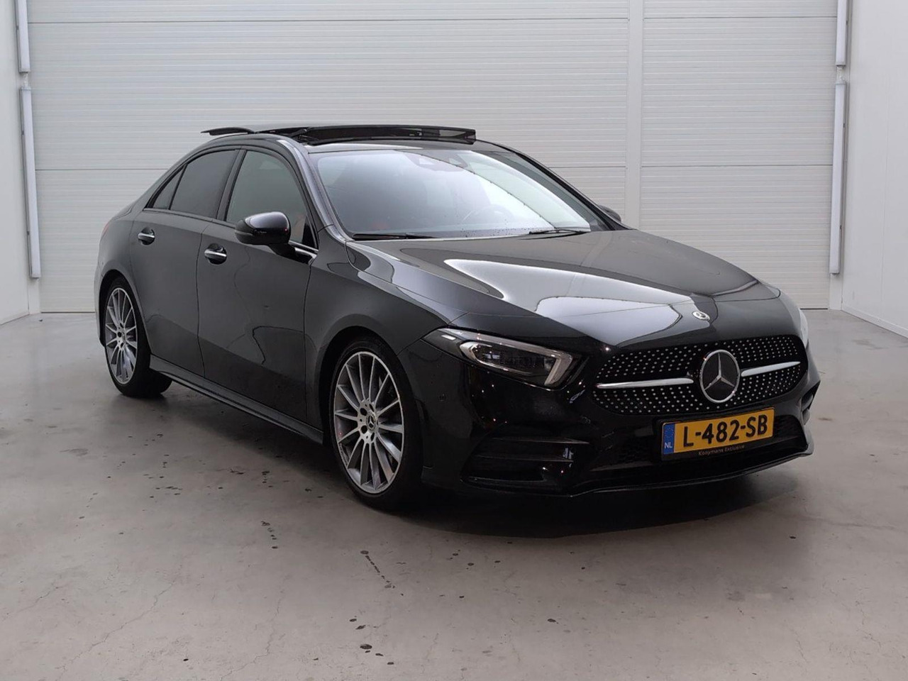 Mercedes-Benz A-klasse 200 Premium Plus | 2019 | 143.125 km | Automaat | L482SB | NAP: Geen oordeel - Седан: фото 2 Mercedes-Benz A-klasse 200 Premium Plus | 2019 | 143.125 km | Automaat | L482SB | NAP: Geen oordeel - Седан: фото 2