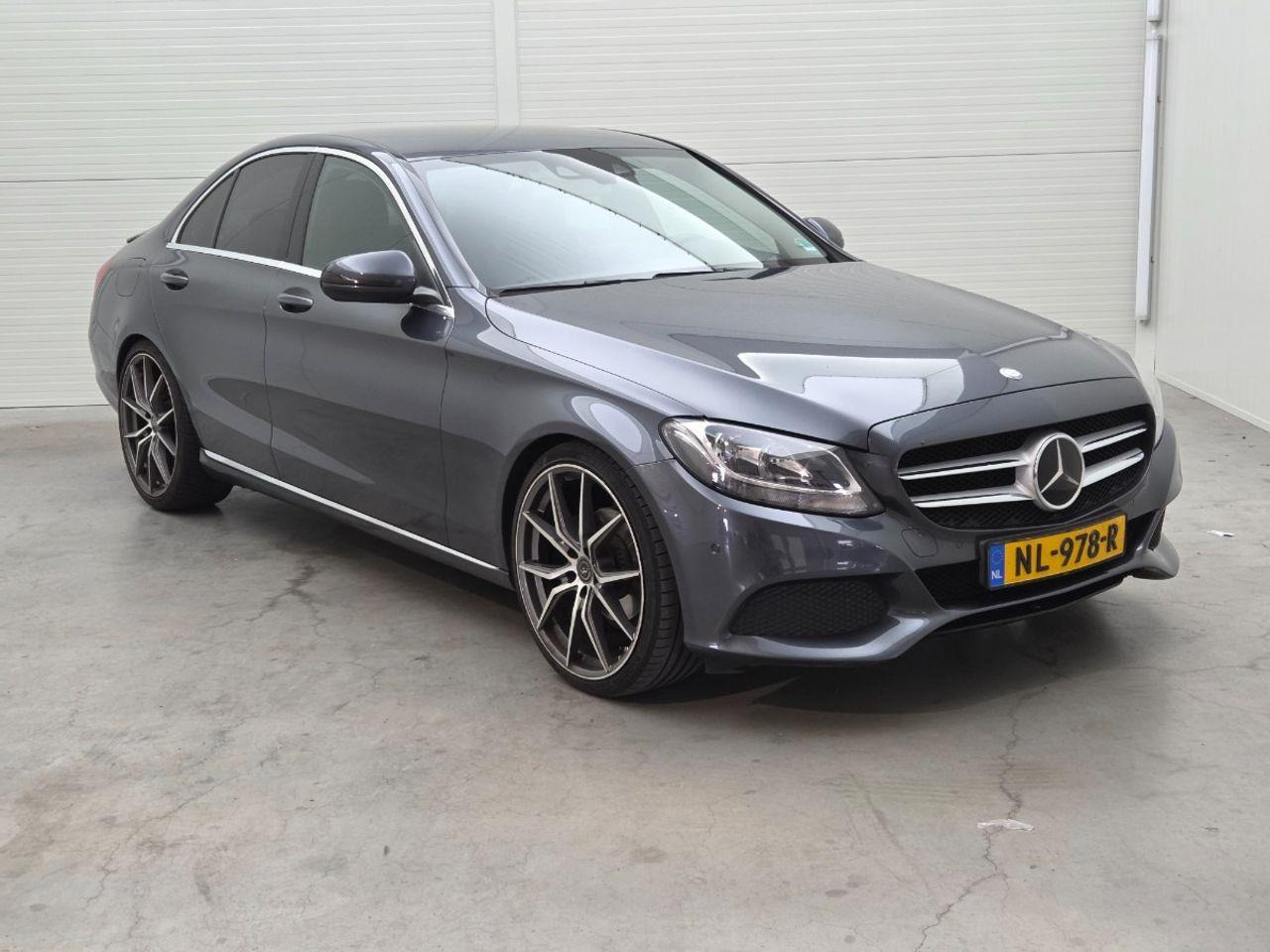 Mercedes - Benz C - klasse 180 Prestige | 2015 | 150.701 km | NL978R | NAP: Geen oordeel - Седан: фото 2 Mercedes - Benz C - klasse 180 Prestige | 2015 | 150.701 km | NL978R | NAP: Geen oordeel - Седан: фото 2