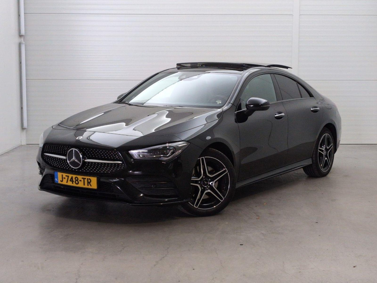 Mercedes-Benz CLA-klasse 250 e Business Solution AMG Limited | 2020 | 241.008 km | Automaat | J748TR | NAP: Logisch - Седан: фото 1 Mercedes-Benz CLA-klasse 250 e Business Solution AMG Limited | 2020 | 241.008 km | Automaat | J748TR | NAP: Logisch - Седан: фото 1