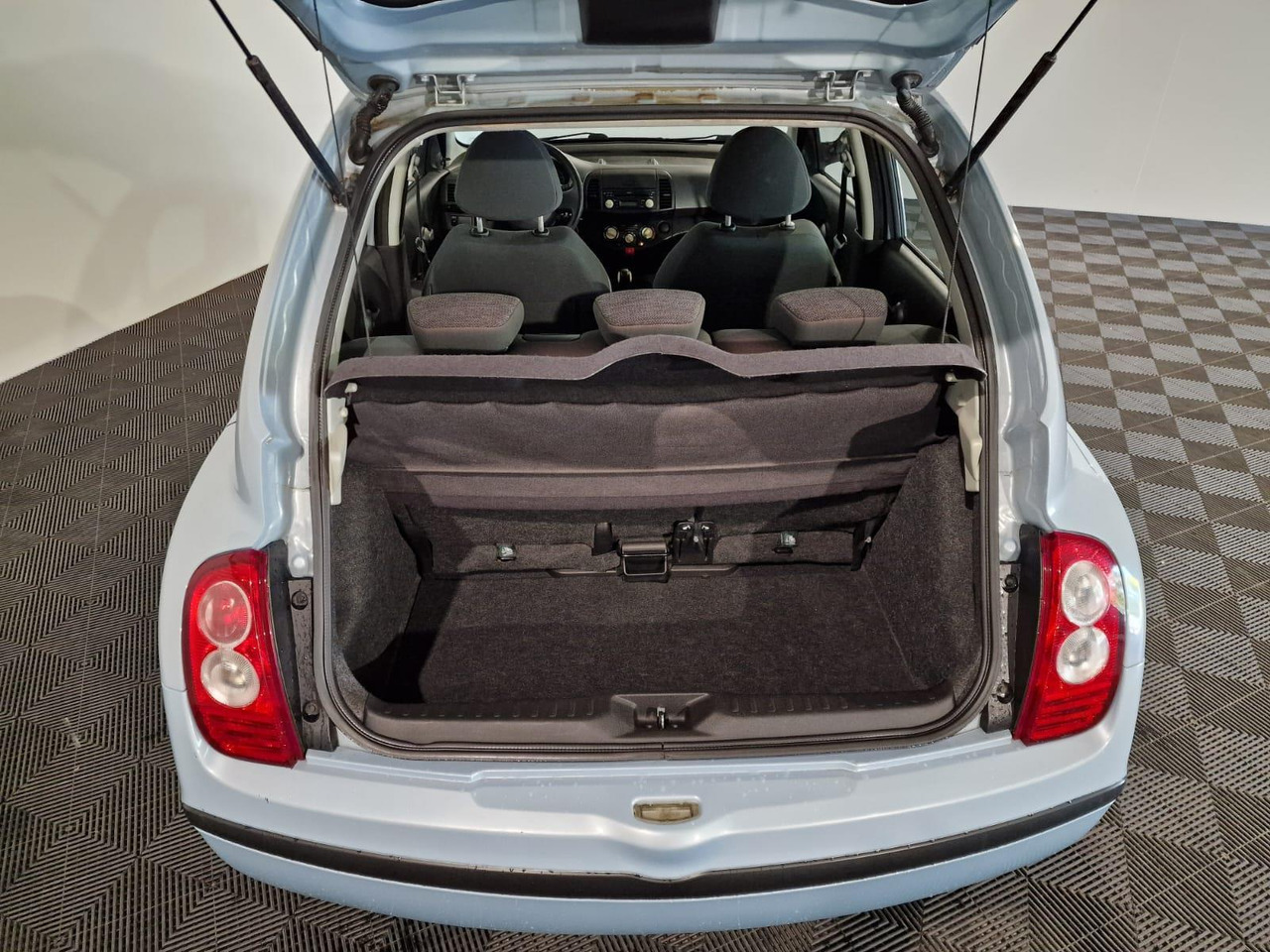 Nissan Micra 1.2 Visia KF-313-G - Легковой автомобиль: фото 3 Nissan Micra 1.2 Visia KF-313-G - Легковой автомобиль: фото 3
