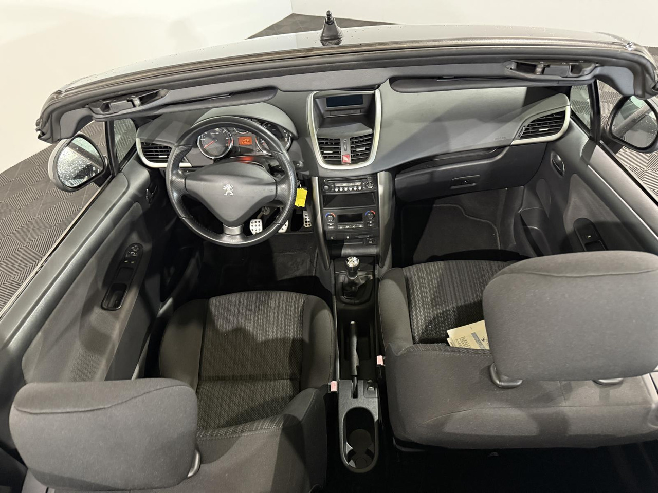 Peugeot 207 CC 1.6 VTI | 2012 | 168.808 km | H-824-FL - Легковой автомобиль: фото 2 Peugeot 207 CC 1.6 VTI | 2012 | 168.808 km | H-824-FL - Легковой автомобиль: фото 2