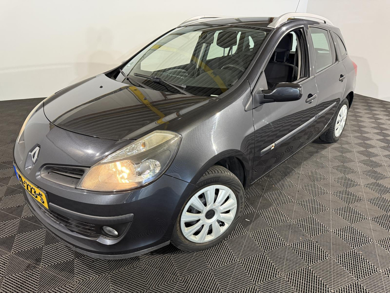 Renault | Clio Estate | 1.2-16V Special Line | 2009 | 172.146 km | XL223S | Geen oordeel - Легковой автомобиль: фото 1 Renault | Clio Estate | 1.2-16V Special Line | 2009 | 172.146 km | XL223S | Geen oordeel - Легковой автомобиль: фото 1