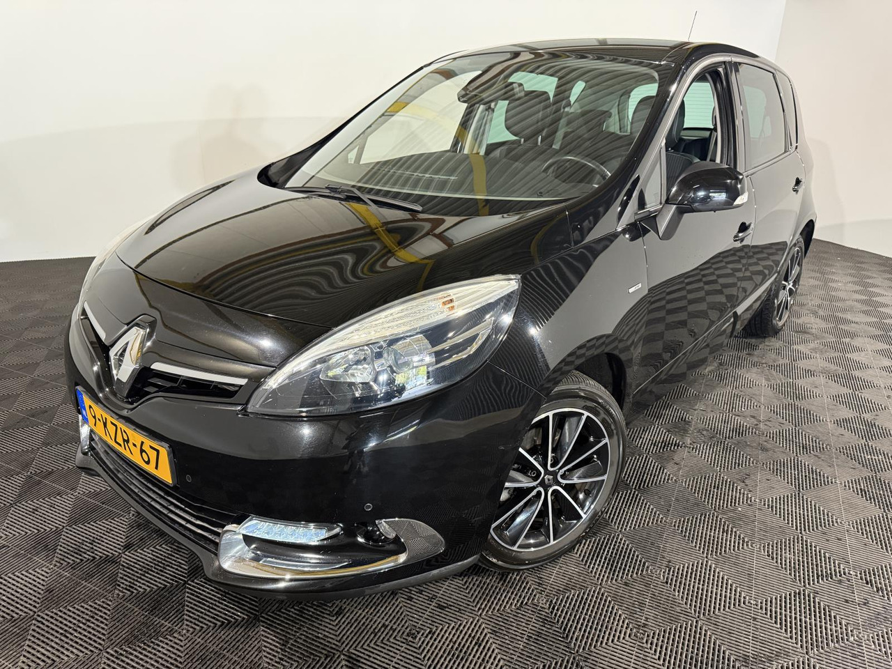 Renault | Scénic | 1.2 TCe Bose | 2013 | 103.433 km | 9KZR67 | Logisch - Легковой автомобиль: фото 1 Renault | Scénic | 1.2 TCe Bose | 2013 | 103.433 km | 9KZR67 | Logisch - Легковой автомобиль: фото 1