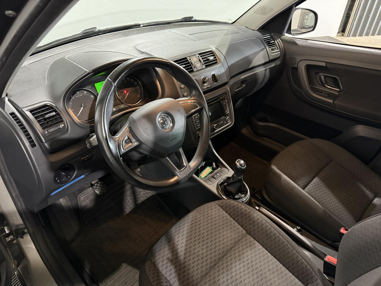 Skoda Roomster 1.2 TSI Drive | 2015 | 119.156 km | 2-XTS-79 - Легковой автомобиль: фото 4 Skoda Roomster 1.2 TSI Drive | 2015 | 119.156 km | 2-XTS-79 - Легковой автомобиль: фото 4