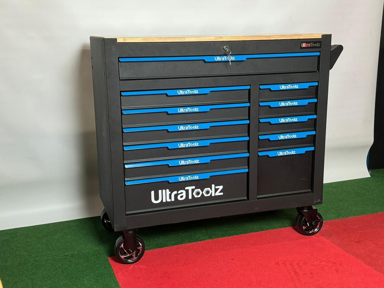 UltraToolz Jumbo gereedschapswagen - Оборудование для гаражей/ Мастерских: фото 1 UltraToolz Jumbo gereedschapswagen - Оборудование для гаражей/ Мастерских: фото 1