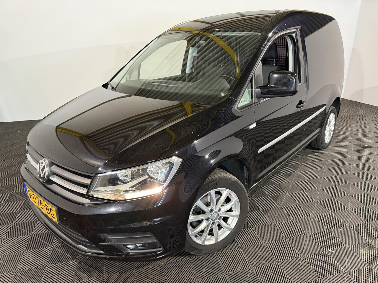 Volkswagen | Caddy | 2.0 TDI L1H1 BMT Highline | 2016 | 164.766 km | V076BG | Logisch - Легковой фургон: фото 1 Volkswagen | Caddy | 2.0 TDI L1H1 BMT Highline | 2016 | 164.766 km | V076BG | Logisch - Легковой фургон: фото 1