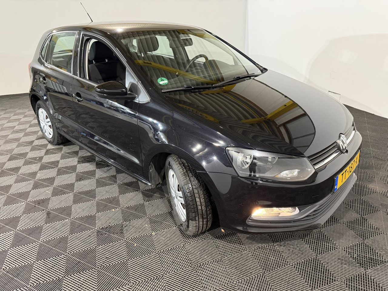 Volkswagen | Polo | 1.0 Comfortline Connected Series | 2017 | 178.442 km | TT187X | Geen oordeel - Хэтчбек: фото 3 Volkswagen | Polo | 1.0 Comfortline Connected Series | 2017 | 178.442 km | TT187X | Geen oordeel - Хэтчбек: фото 3