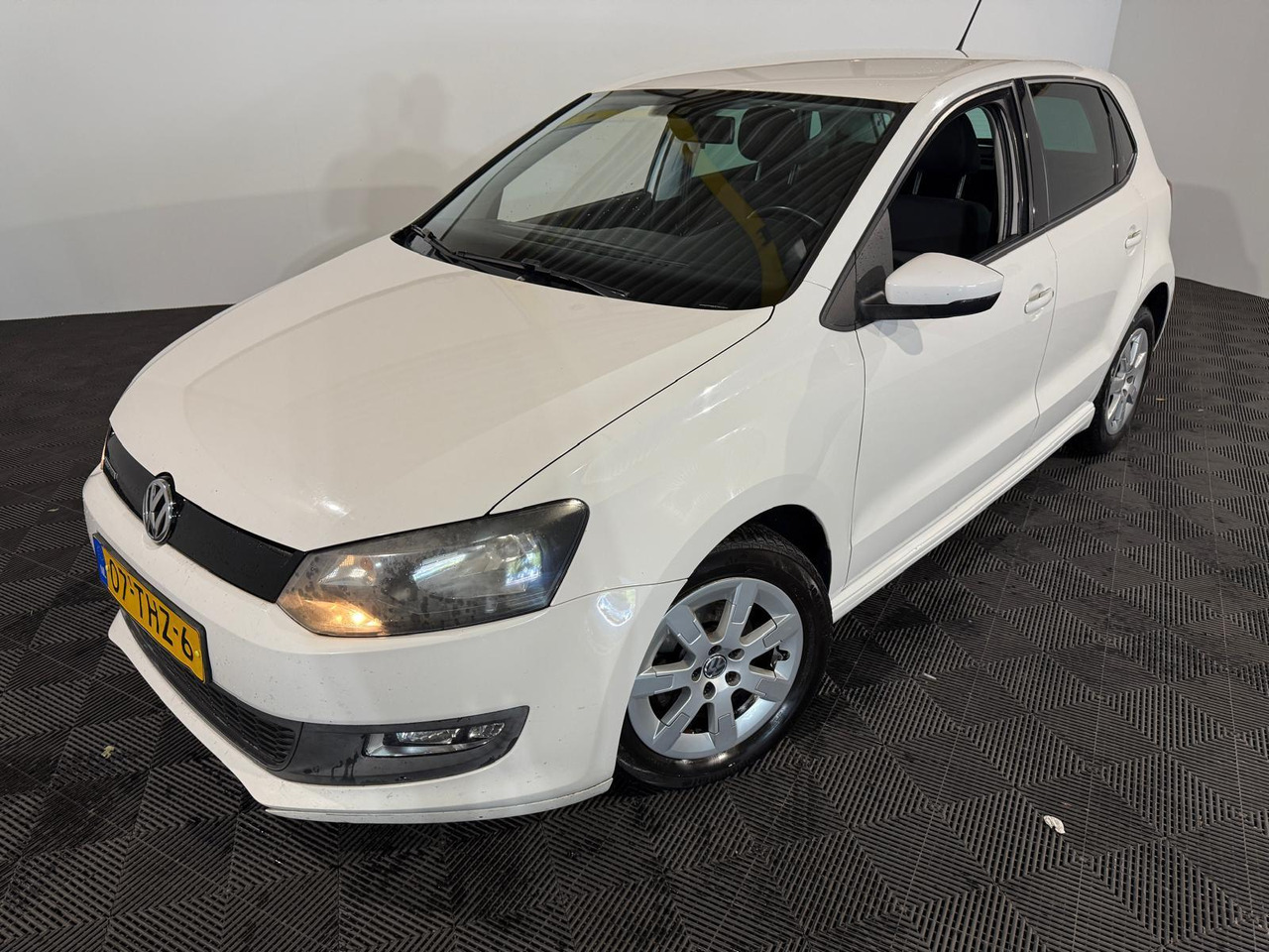 Volkswagen | Polo | 1.2 TDI BlueMotion Comfortline | 2012 | 234.632 km | 07THZ6 | Logisch - Хэтчбек: фото 1 Volkswagen | Polo | 1.2 TDI BlueMotion Comfortline | 2012 | 234.632 km | 07THZ6 | Logisch - Хэтчбек: фото 1