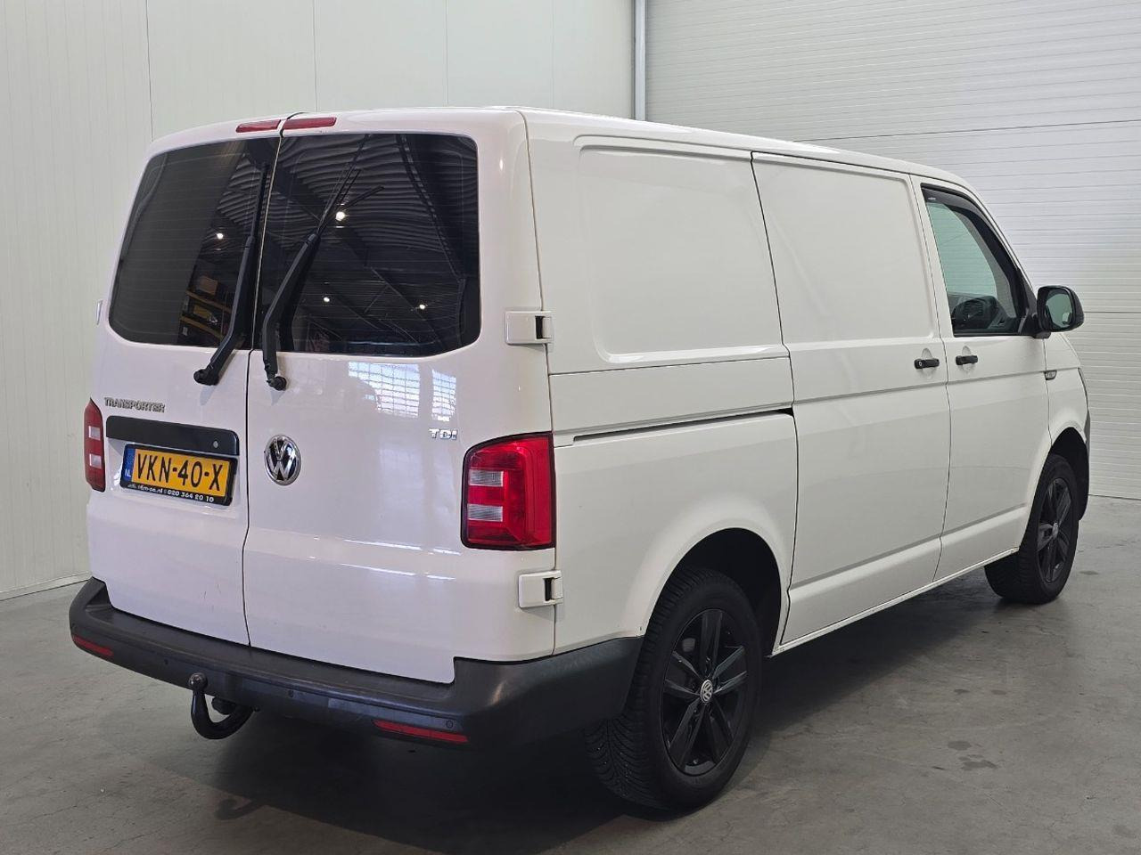 Volkswagen Transporter 2.0 TDI L1H1 Highline | 2017 | 244.046 km | VKN40X | NAP: Geen oordeel - Цельнометаллический фургон: фото 4 Volkswagen Transporter 2.0 TDI L1H1 Highline | 2017 | 244.046 km | VKN40X | NAP: Geen oordeel - Цельнометаллический фургон: фото 4