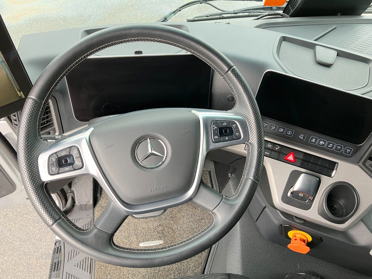 Mercedes-Benz eActros 400L 6x2 - Тентованный грузовик, Электрогрузовик: фото 5 Mercedes-Benz eActros 400L 6x2 - Тентованный грузовик, Электрогрузовик: фото 5