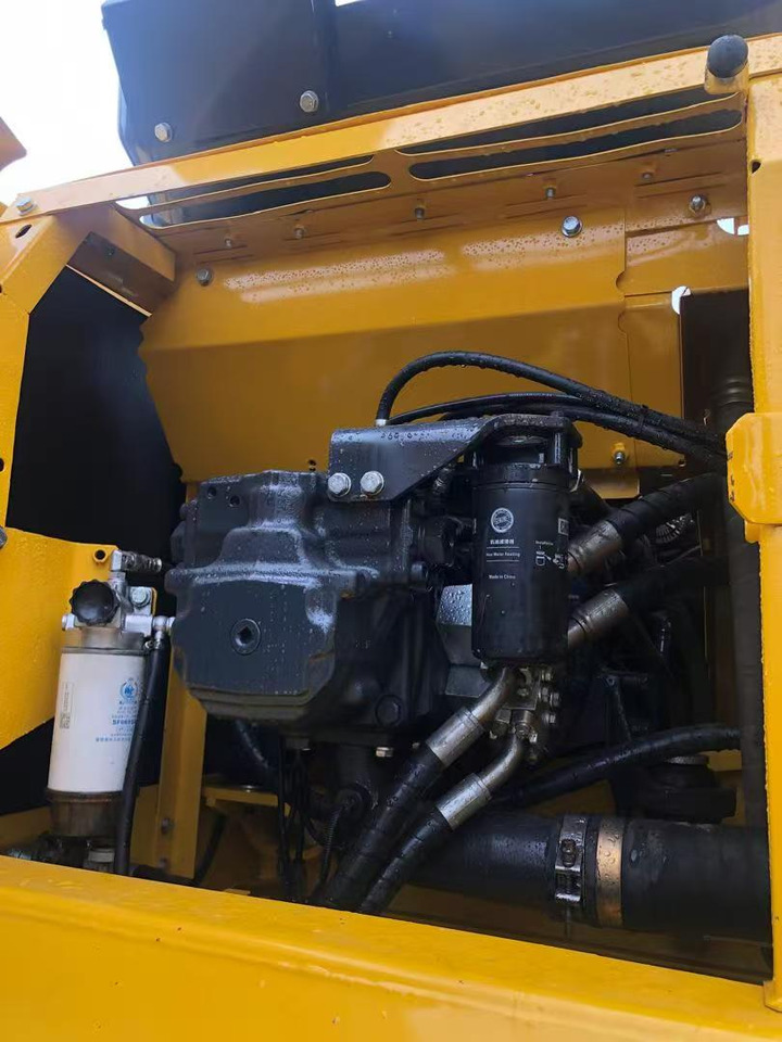 Komatsu PC220-8 - Гусеничный экскаватор: фото 5 Komatsu PC220-8 - Гусеничный экскаватор: фото 5