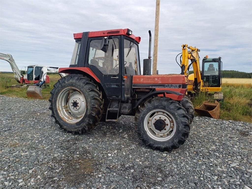 Case IH 685XL - Трактор: фото 4 Case IH 685XL - Трактор: фото 4