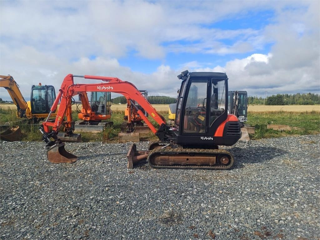 Kubota Kx121-2 - Мини-экскаватор: фото 2 Kubota Kx121-2 - Мини-экскаватор: фото 2