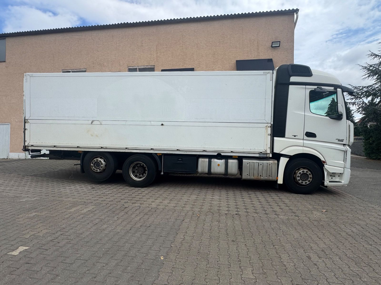 Mercedes-Benz Actros2545/Lift-Lenk/Mitnahmestp/Retder - Грузовик для перевозки напитков: фото 2 Mercedes-Benz Actros2545/Lift-Lenk/Mitnahmestp/Retder - Грузовик для перевозки напитков: фото 2