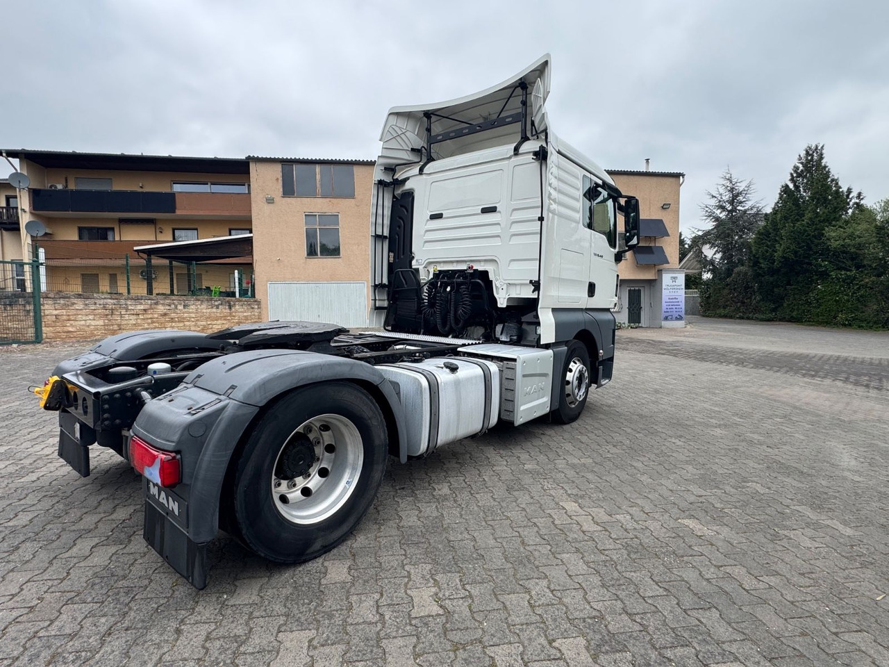 MAN TGX 18.460 XL /1xBett/Retarder/Voll-Spoiler - Тягач: фото 4 MAN TGX 18.460 XL /1xBett/Retarder/Voll-Spoiler - Тягач: фото 4