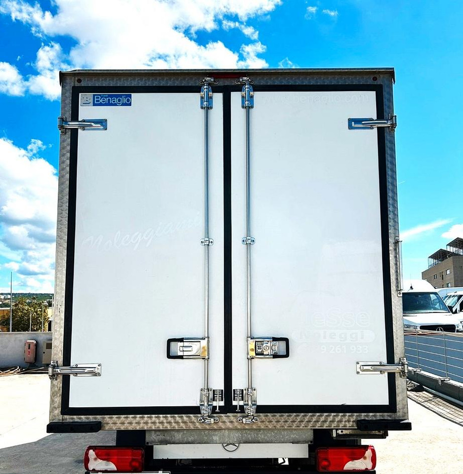 Sprinter 414 T 37/35 Isotermico -20° *532 /mese - Фургон с закрытым кузовом: фото 5 Sprinter 414 T 37/35 Isotermico -20° *532 /mese - Фургон с закрытым кузовом: фото 5