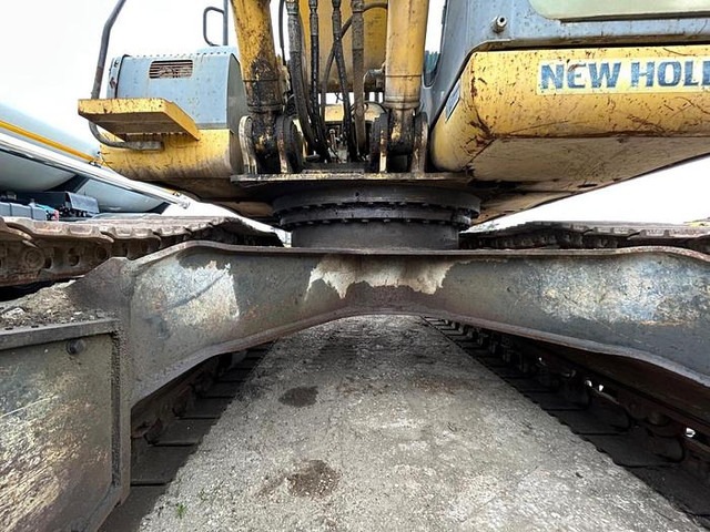 Экскаватор New Holland E215B: фото 11