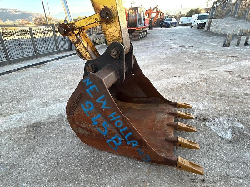 Экскаватор New Holland E245B: фото 14