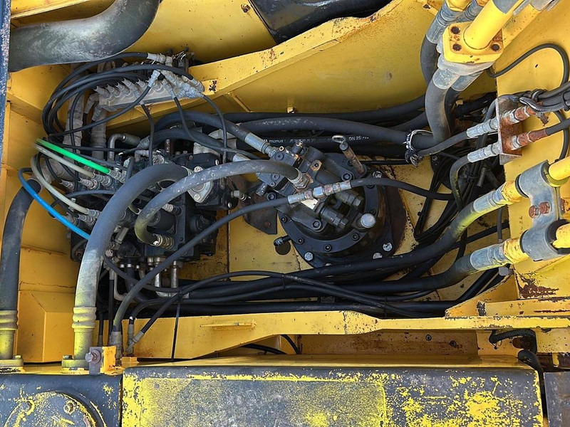 Экскаватор New Holland E245B: фото 12