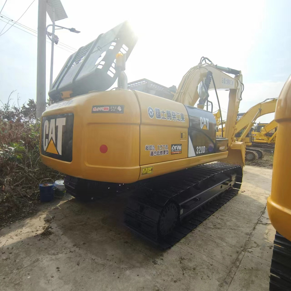CATERPILLAR 320D - Гусеничный экскаватор: фото 3 CATERPILLAR 320D - Гусеничный экскаватор: фото 3