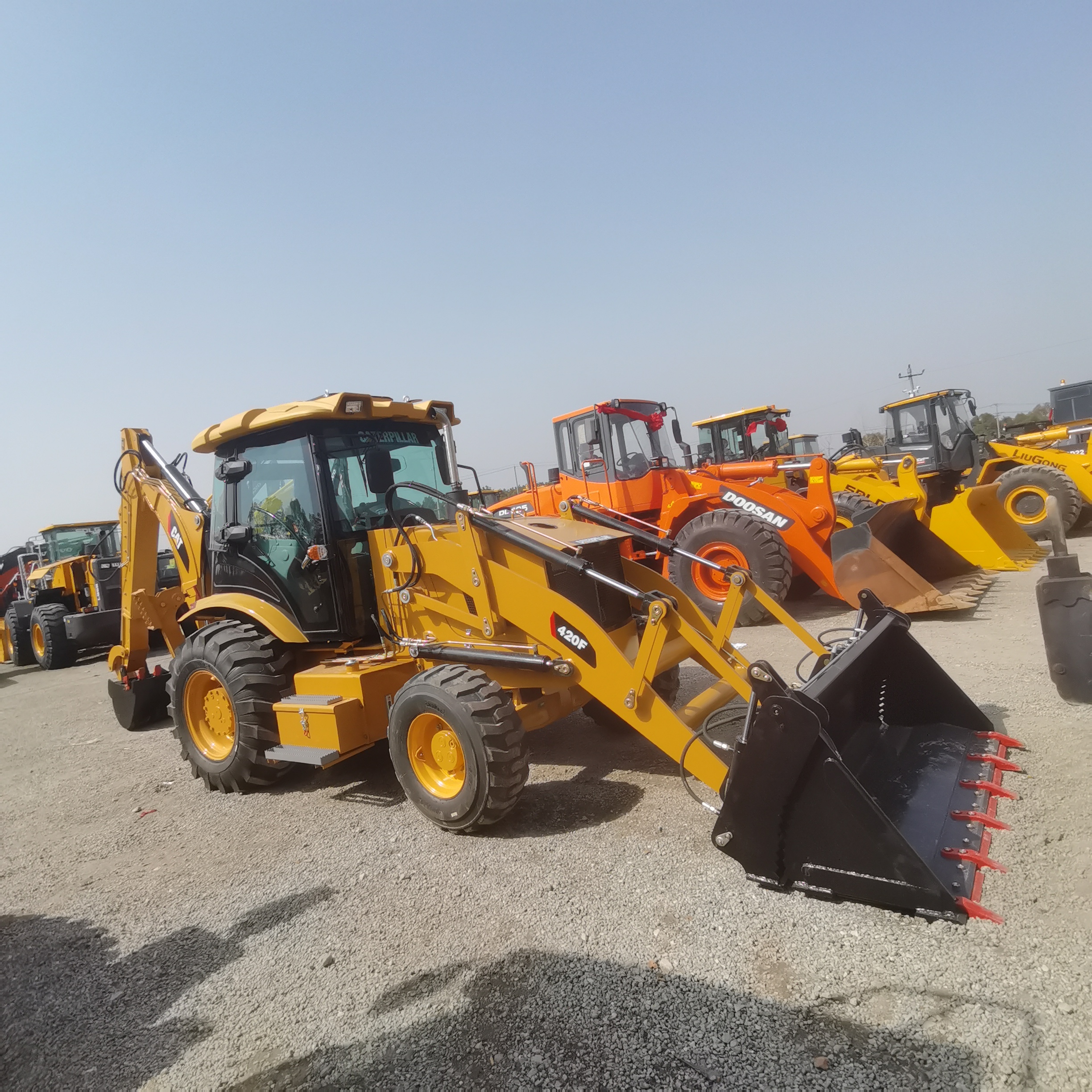 Новый Экскаватор-погрузчик CATERPILLAR 420F: фото 9