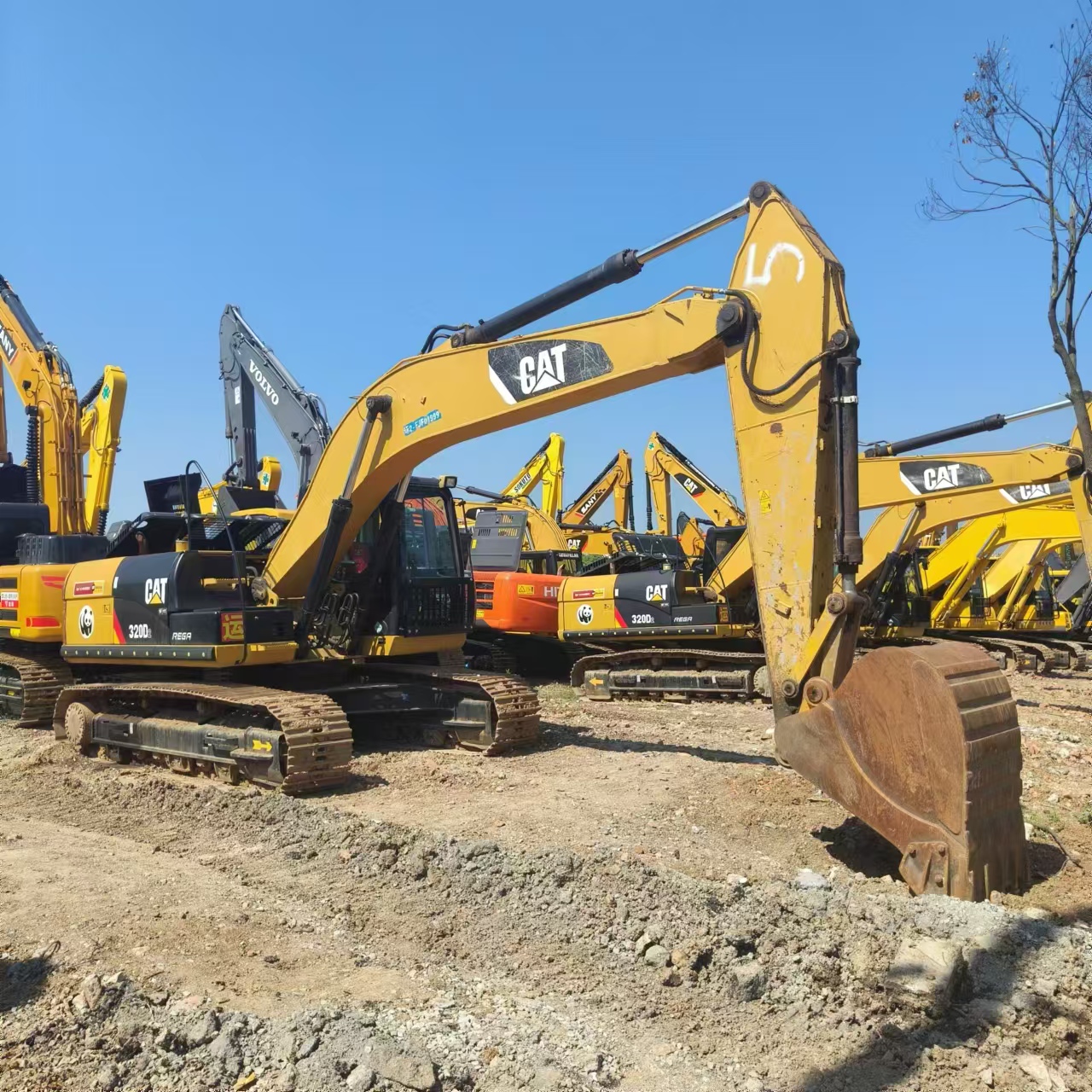 Мини-экскаватор CATERPILLAR: фото 7 Мини-экскаватор CATERPILLAR: фото 7