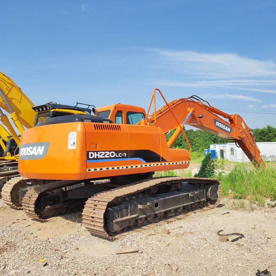 DOOSAN DH220 - Гусеничный экскаватор: фото 1 DOOSAN DH220 - Гусеничный экскаватор: фото 1