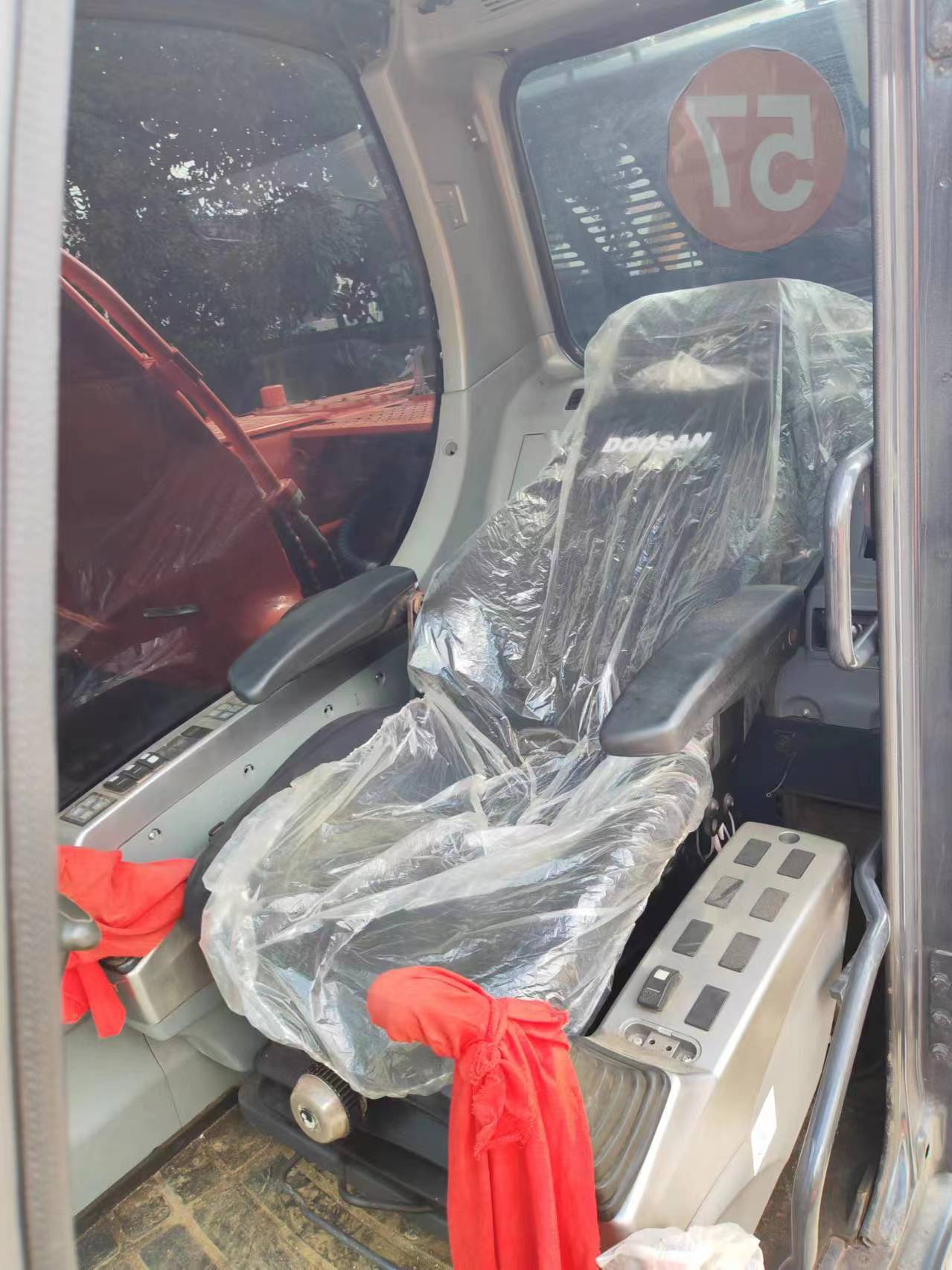 Гусеничный экскаватор DOOSAN DX225: фото 10 Гусеничный экскаватор DOOSAN DX225: фото 10