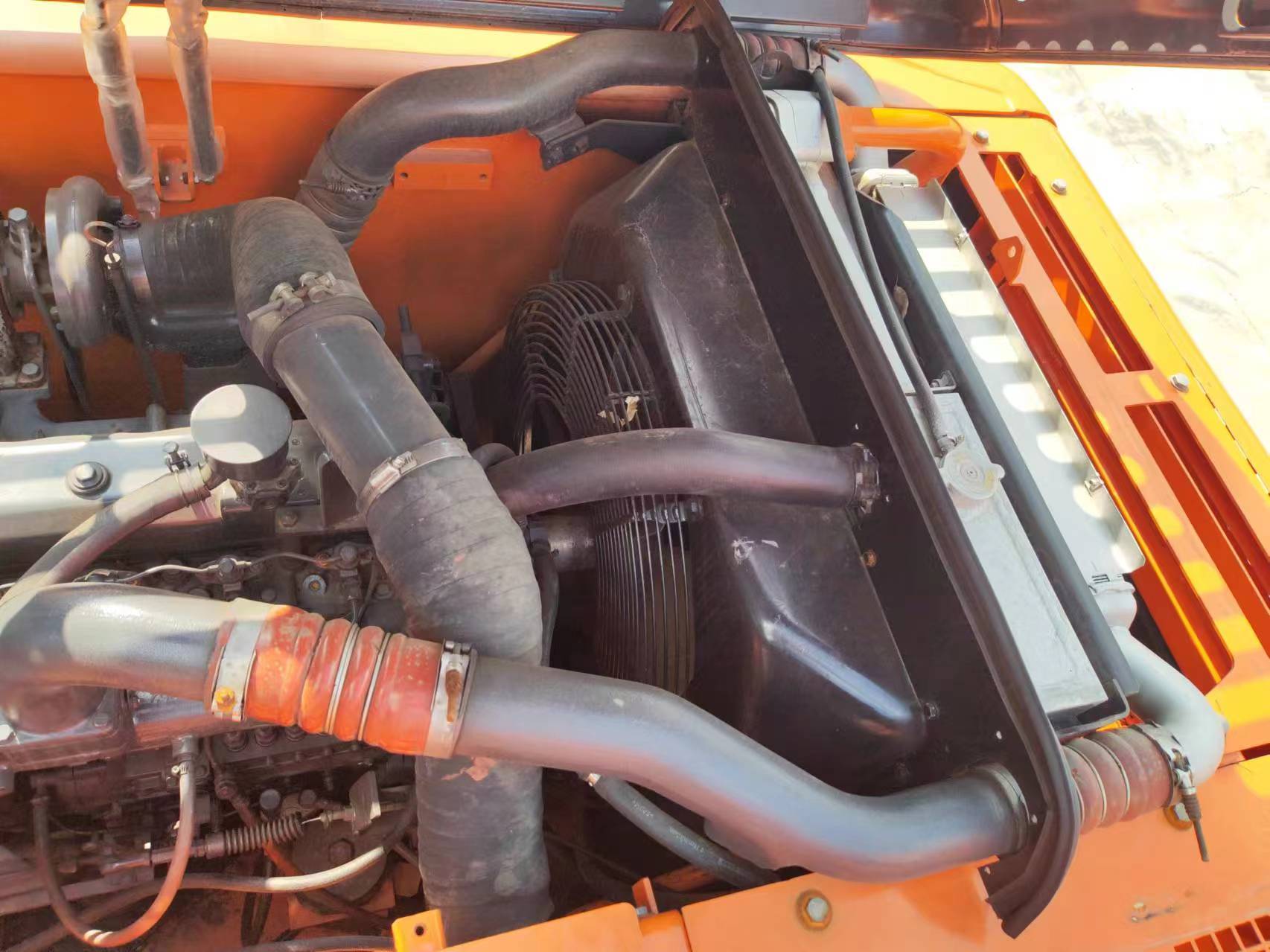 Гусеничный экскаватор DOOSAN DX225: фото 15 Гусеничный экскаватор DOOSAN DX225: фото 15