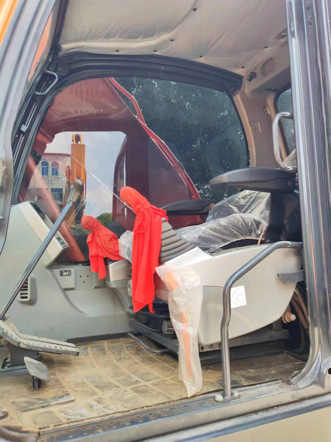 Гусеничный экскаватор DOOSAN DX225: фото 6 Гусеничный экскаватор DOOSAN DX225: фото 6