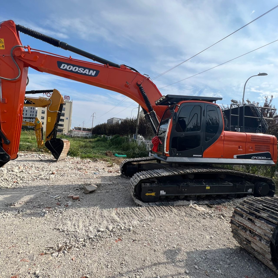 DOOSAN DX300 - Гусеничный экскаватор: фото 1 DOOSAN DX300 - Гусеничный экскаватор: фото 1