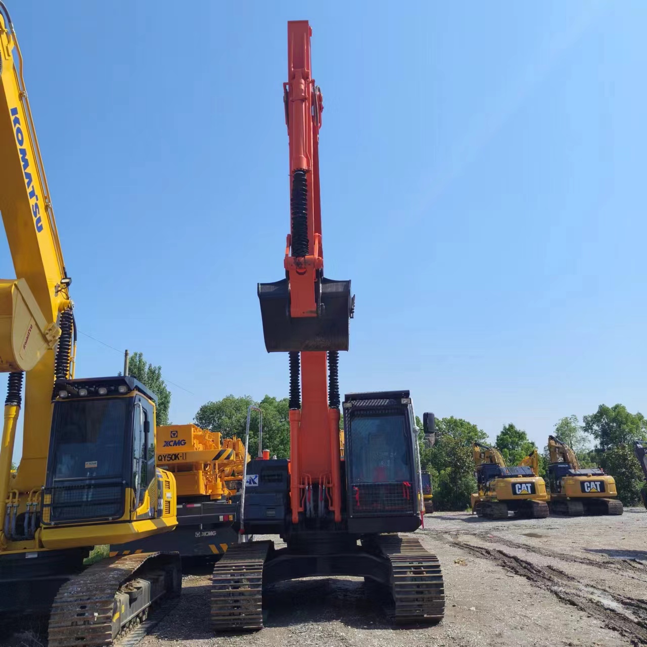 HITACHI ZX210 - Гусеничный экскаватор: фото 4 HITACHI ZX210 - Гусеничный экскаватор: фото 4