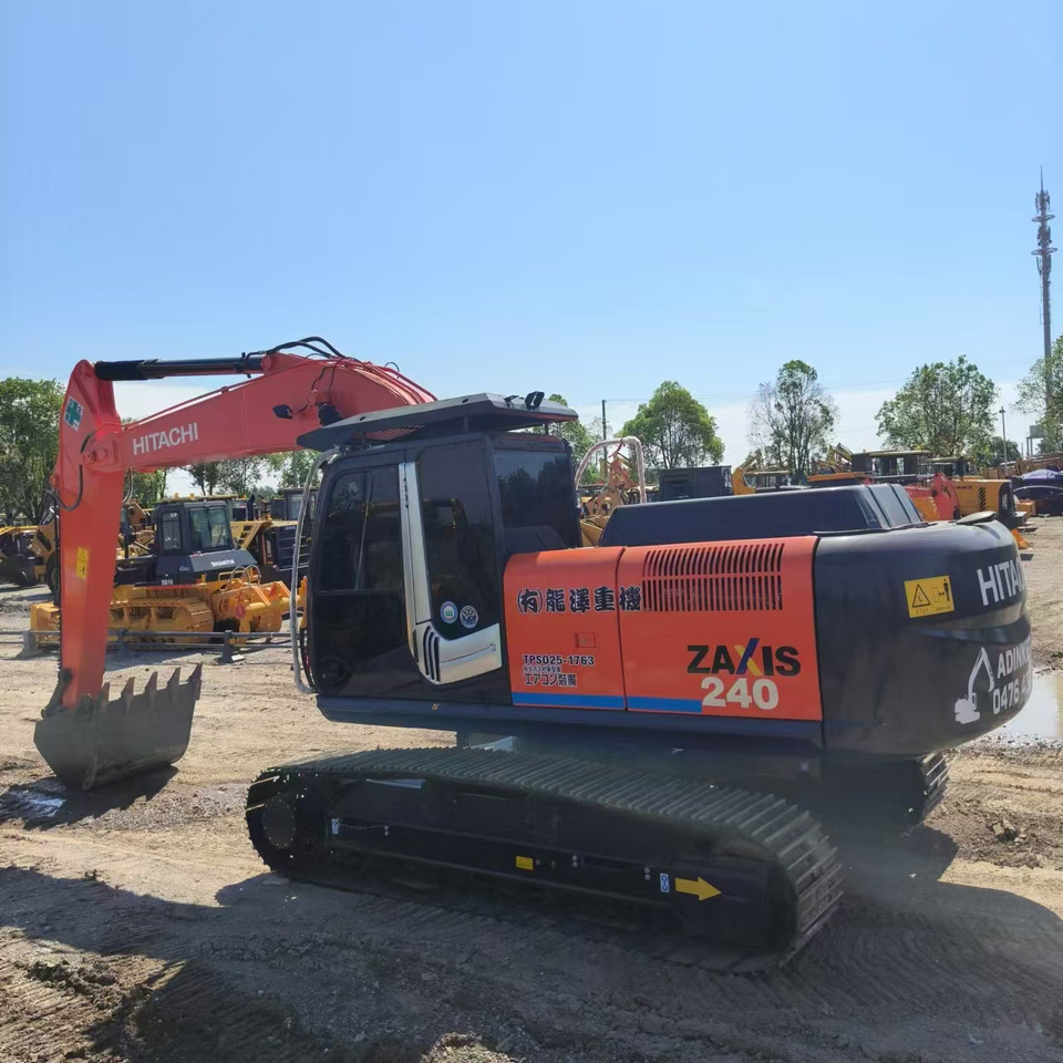 HITACHI ZX240 - Гусеничный экскаватор: фото 3 HITACHI ZX240 - Гусеничный экскаватор: фото 3