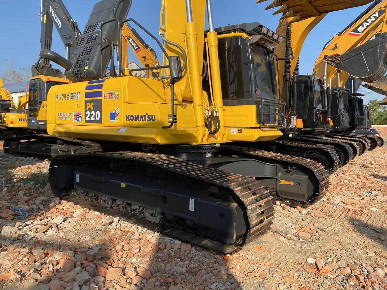 KOMATSU PC220 - Гусеничный экскаватор: фото 4 KOMATSU PC220 - Гусеничный экскаватор: фото 4
