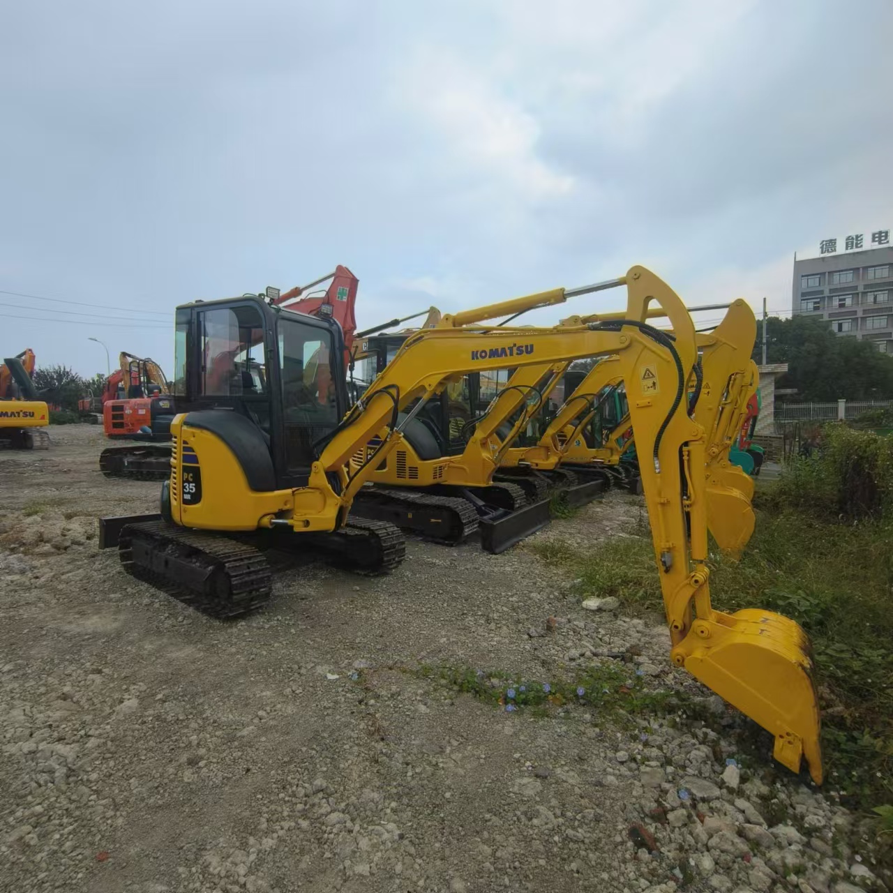 KOMATSU PC35 - Мини-экскаватор: фото 2 KOMATSU PC35 - Мини-экскаватор: фото 2