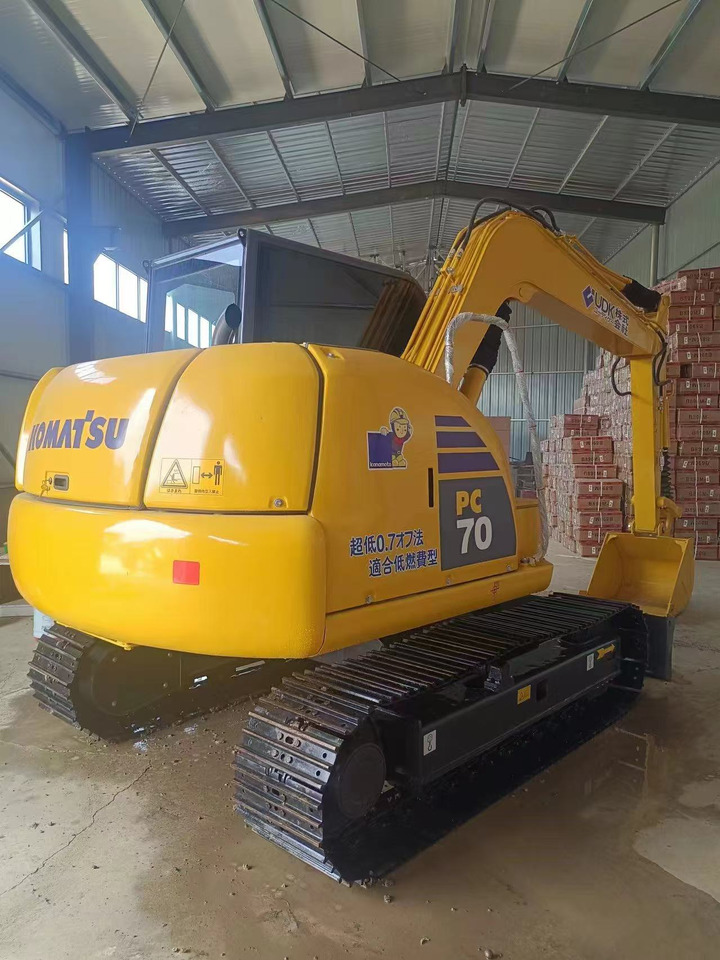 KOMATSU PC70 - Гусеничный экскаватор: фото 1 KOMATSU PC70 - Гусеничный экскаватор: фото 1