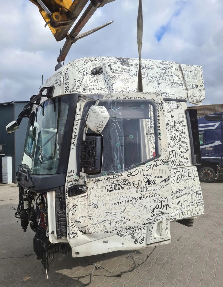 GOŁA SZKIELET POSZYCIE BLACHA RENAULT GAMA T HIGH WYSOKA KABINA - Кабина: фото 2 GOŁA SZKIELET POSZYCIE BLACHA RENAULT GAMA T HIGH WYSOKA KABINA - Кабина: фото 2
