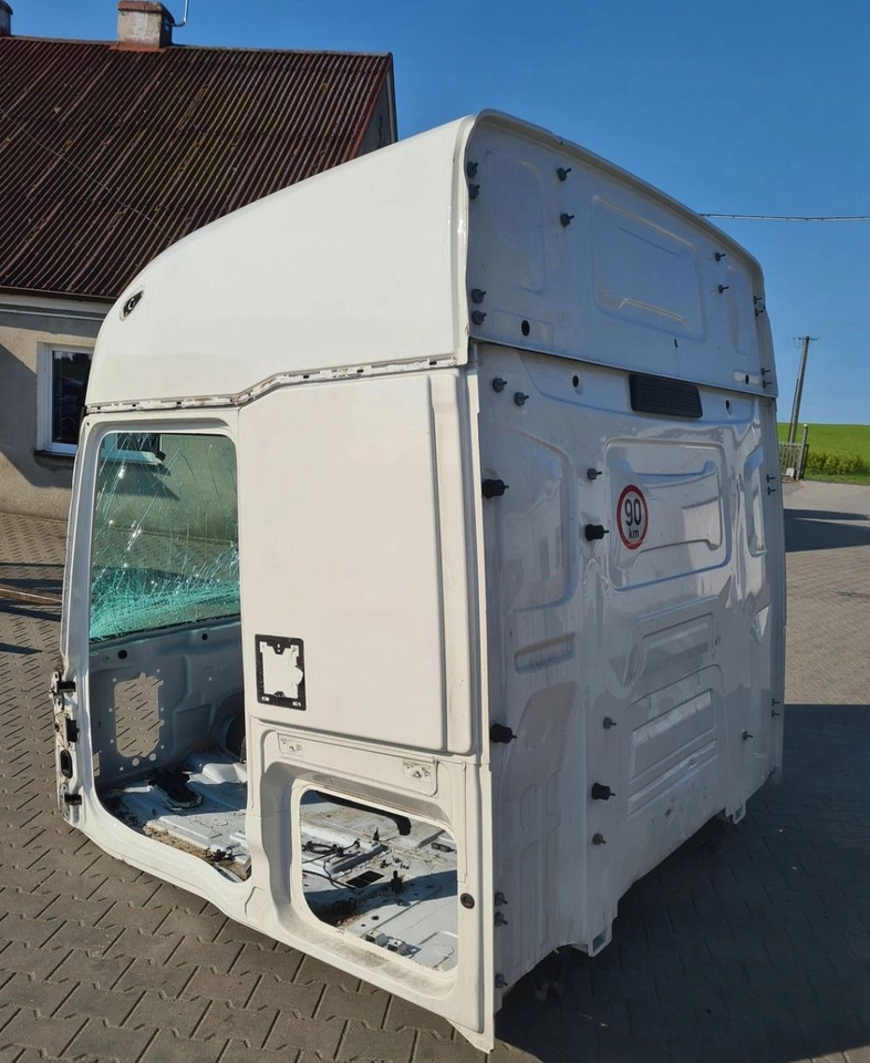 GOŁA SZKIELET POSZYCIE BLACHA RENAULT GAMA T HIGH WYSOKA KABINA - USZKODZONA - Кабина: фото 3 GOŁA SZKIELET POSZYCIE BLACHA RENAULT GAMA T HIGH WYSOKA KABINA - USZKODZONA - Кабина: фото 3
