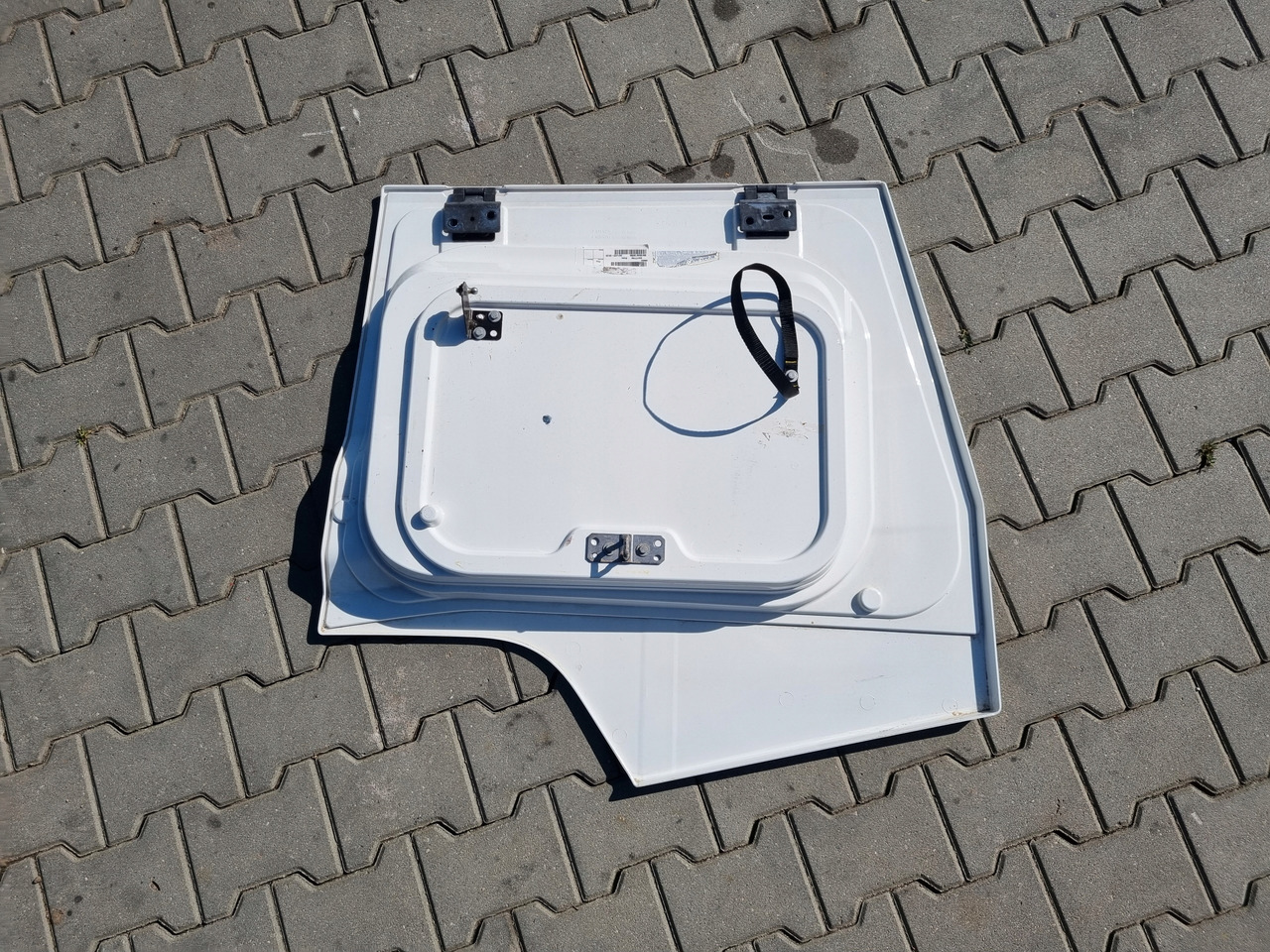 RENAULT KLAPA SCHOWKA DRZWICZKI PRAWE RENAULT GAMA RANGE T - Кузов и экстерьер для Грузовиков: фото 5 RENAULT KLAPA SCHOWKA DRZWICZKI PRAWE RENAULT GAMA RANGE T - Кузов и экстерьер для Грузовиков: фото 5