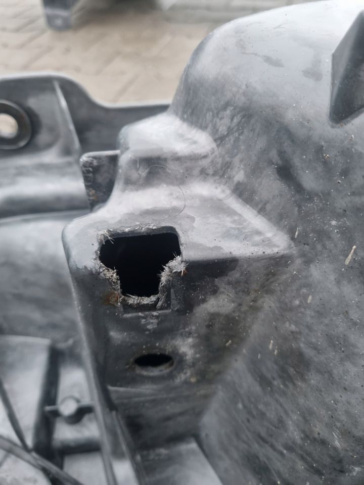 RENAULT STOPNICA GÓRNA STOPIEŃ LEWY RENAULT GAMA T RANGE - Боковая подножка для Грузовиков: фото 3 RENAULT STOPNICA GÓRNA STOPIEŃ LEWY RENAULT GAMA T RANGE - Боковая подножка для Грузовиков: фото 3