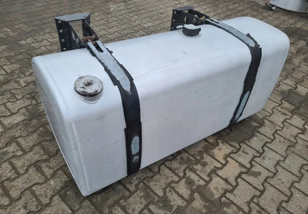 Renault 21889335 Premium Magnum DXI Gama T Volvo FH 13 - Топливный бак: фото 4 Renault 21889335 Premium Magnum DXI Gama T Volvo FH 13 - Топливный бак: фото 4